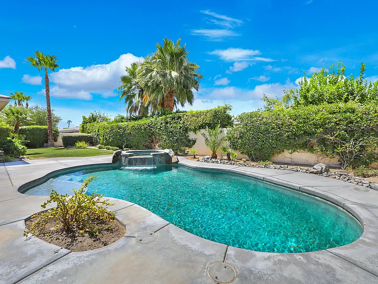 112 Tesori Dr — Photo 32