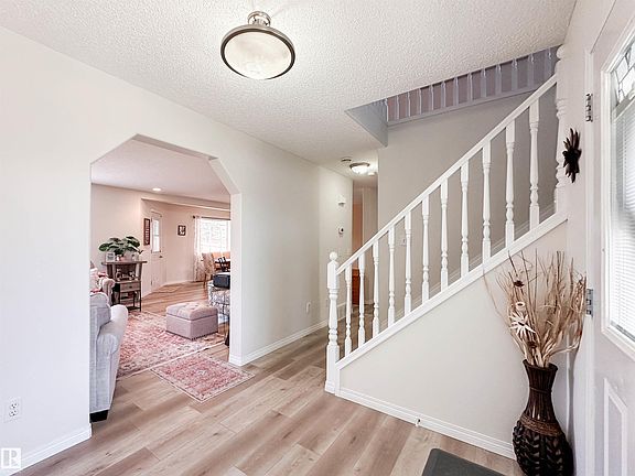 4th image of 6 Norfolk Close