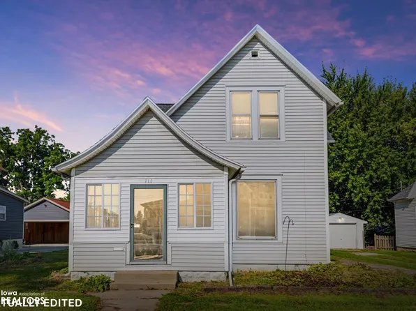 111 S 9th St, Marshalltown, IA 50158