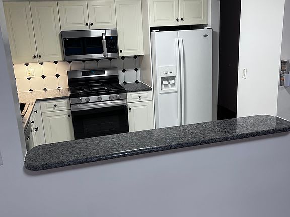 3rd image of 395 Coolidge Ave Floor 1