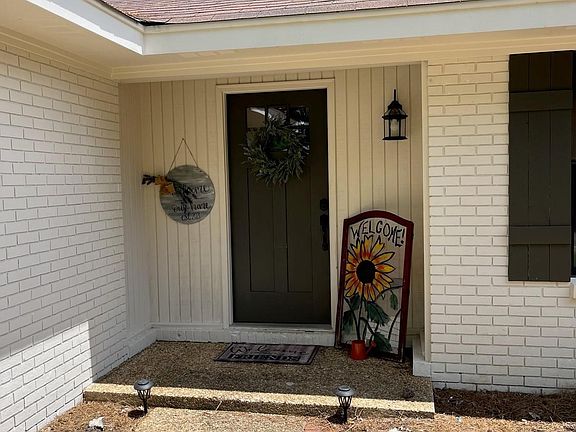 2nd image of 97 Gardenia Dr