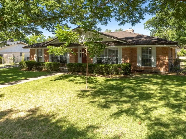 4012 Sundown Dr, Benbrook, TX 76116
