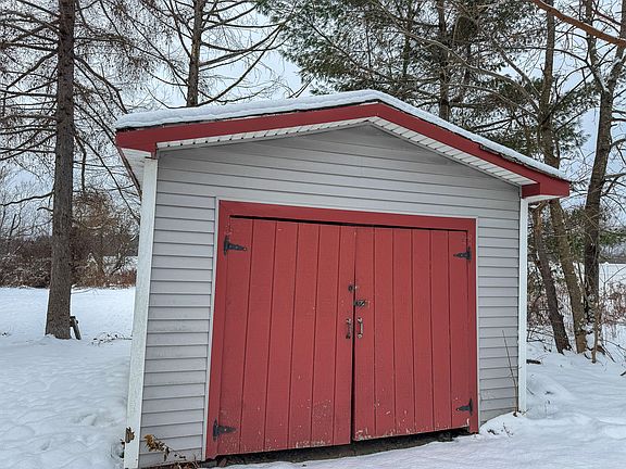 4th image of 822 Stillwater Avenue