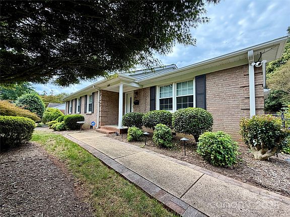 2nd image of 5300 Glenbrier Dr