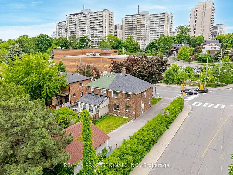 111 Keele St — Photo 30