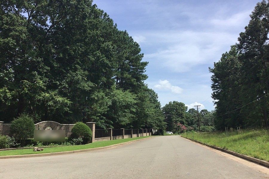 2nd image of 10943 Deer Creek Dr