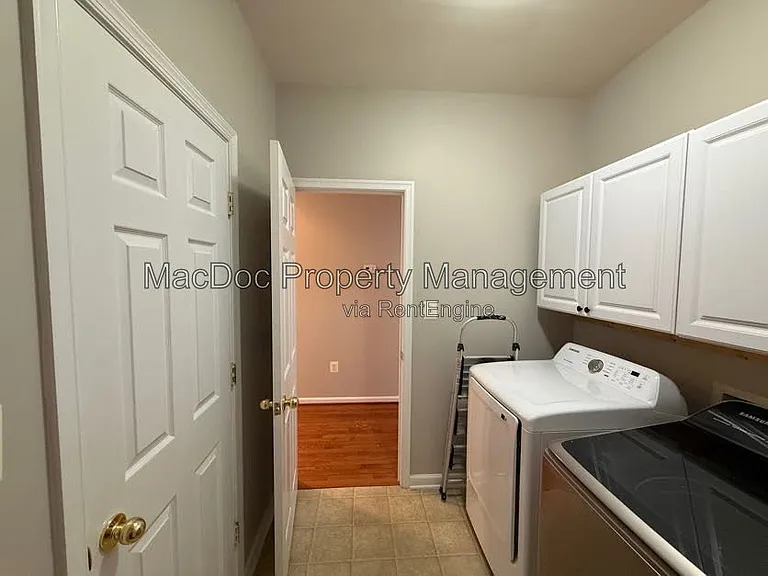 1404 Graham Dr — Photo 17