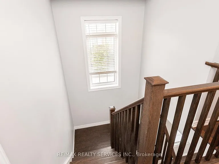 21 Dorchester Ter — Photo 27