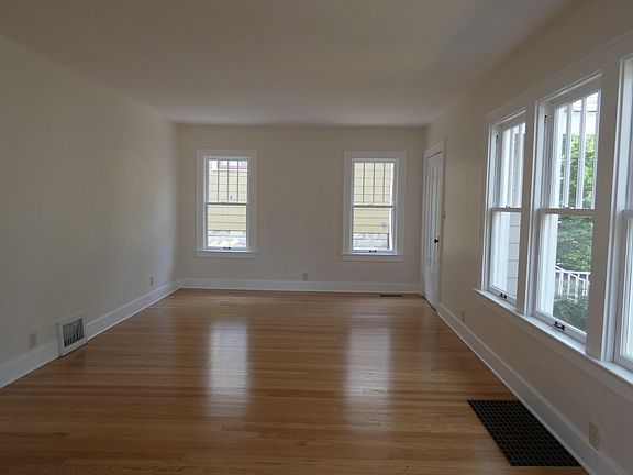 3rd image of 506 Kingsley Ave