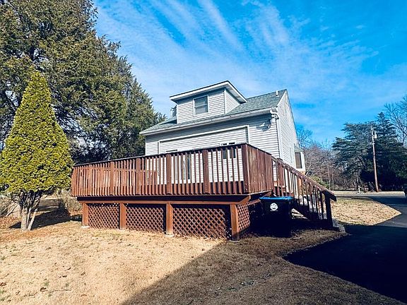 2nd image of 353 Gardens Ave