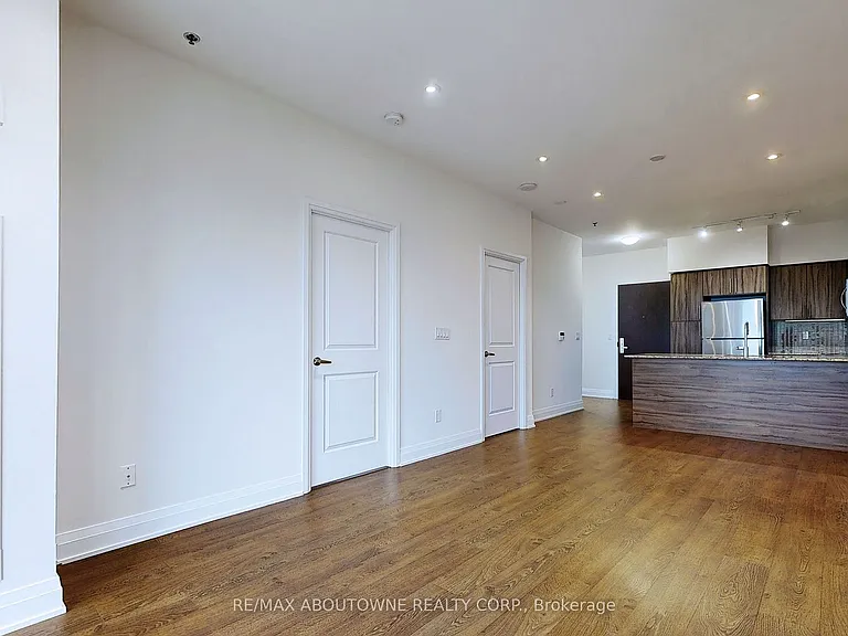 55 Speers Rd #1007 — Photo 39