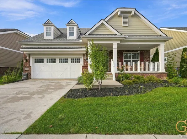 49532 Hancock St, Canton, MI 48188