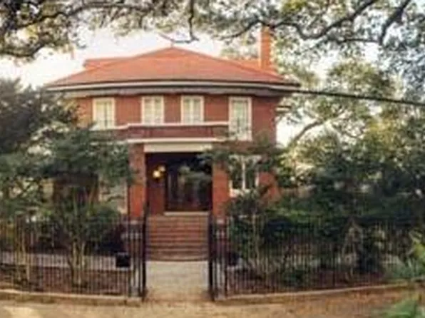 1406 Henry Clay Ave, New Orleans, LA 70118