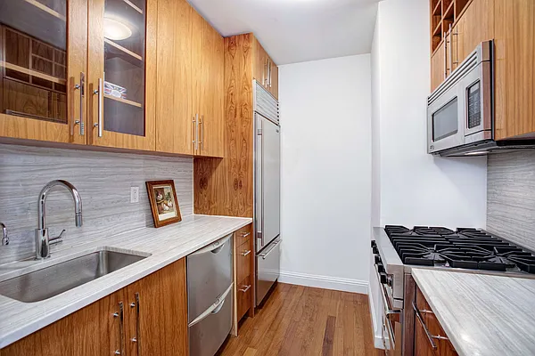 Sold by Compass | media 19