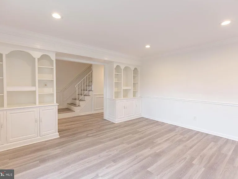 9311 Marycrest St — Photo 6