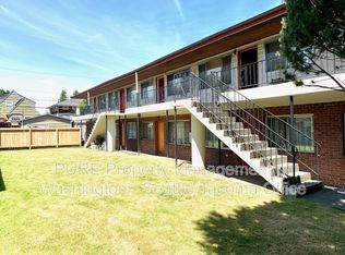 2215 California Ave SW APT 8, Seattle, WA 98116