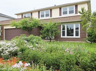 718 W Longview Ln, Palatine, IL 60067