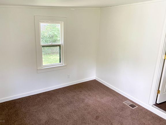 5th image of 1628 Selma Ave