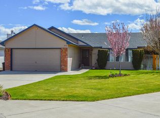 5510 Pear Butte Dr, Yakima, WA