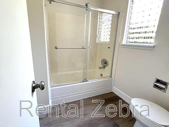 3rd image of 1420-1440 Southwest Blvd #1