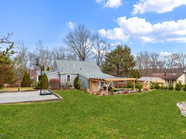 73 Center St, West Milford Twp., NJ 07480