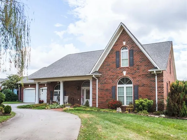 148 Magnolia Dr, North Wilkesboro, NC 28659