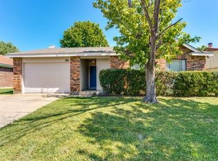 304 Palo Duro Cir, Saginaw, TX 76179