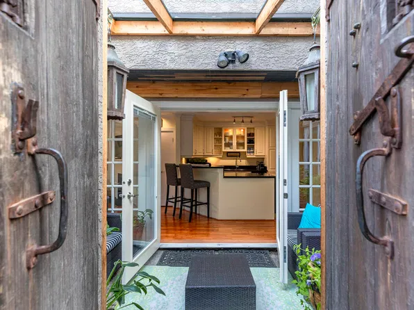 2535 York Ave #101, Vancouver, BC V6K 1E4