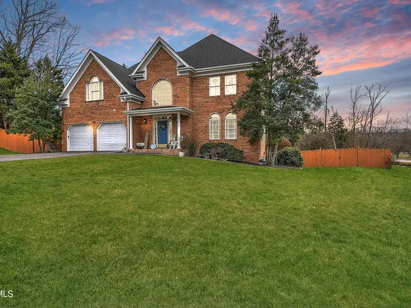 2701 Berkshire Ln, Kingsport, TN 37660