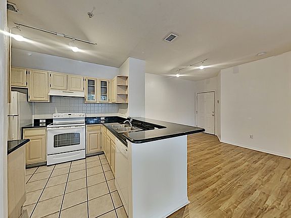 4th image of 2651 Maitland Crossing Way Unit 104