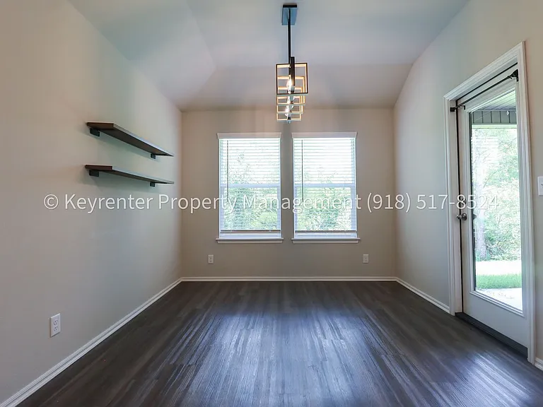 3313 N 23rd West Ave — Photo 28