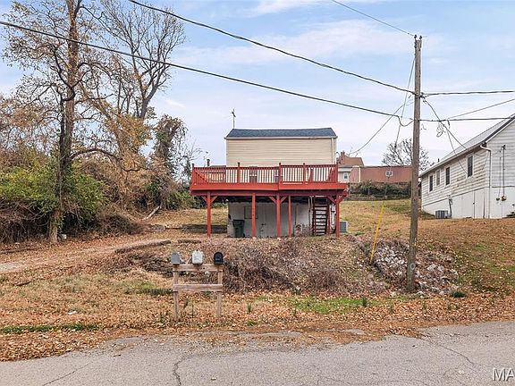 3rd image of 774 Cedar St