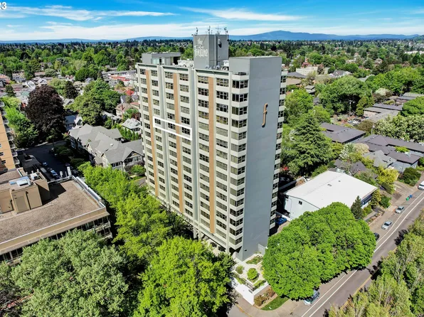 1220 NE 17th Ave APT 12A, Portland, OR 97232