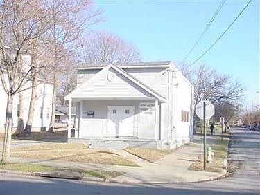 4th image of 181 Burton Ave