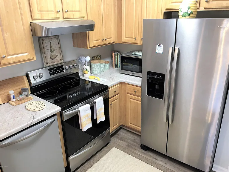 633 Spencer Farlow Dr #20 — Photo 11