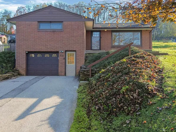 405 Bella Vista Dr, Johnstown, PA 15904