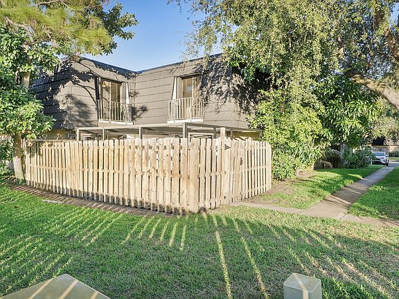 2nd image of 291 Woodland Road