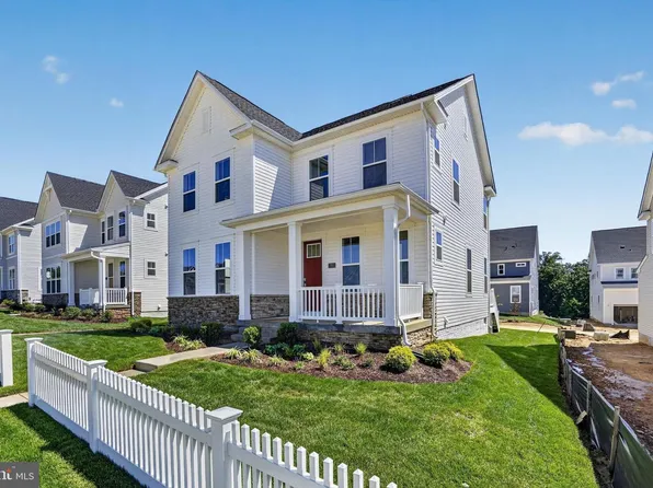 17051 Gathering St, Boyds, MD 20841