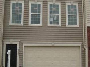42221 Dean Chapel Sq, Chantilly, VA 20152