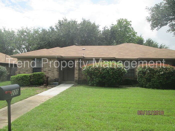 1st image of 220 Meadowbrook Ln