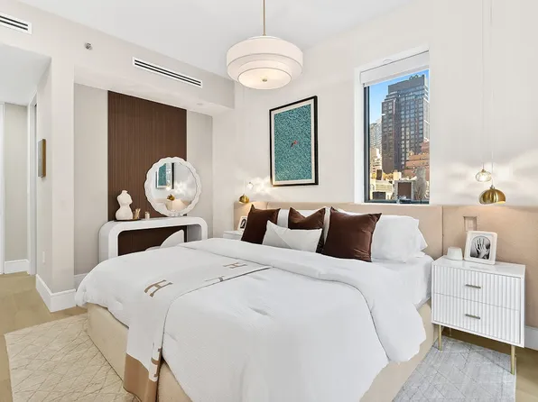 244 East 52nd Street image 6 of 22