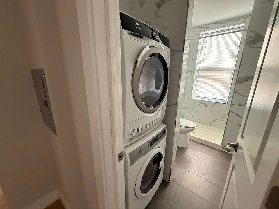 1st image of 169 Manhattan Ave APT 3