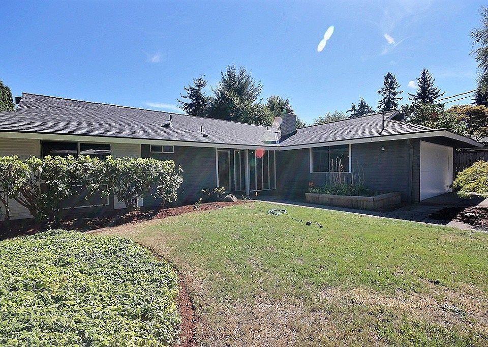 1st image of 2122 170th Ave NE
