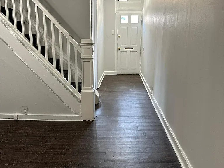 107 Stroud St — Photo 4