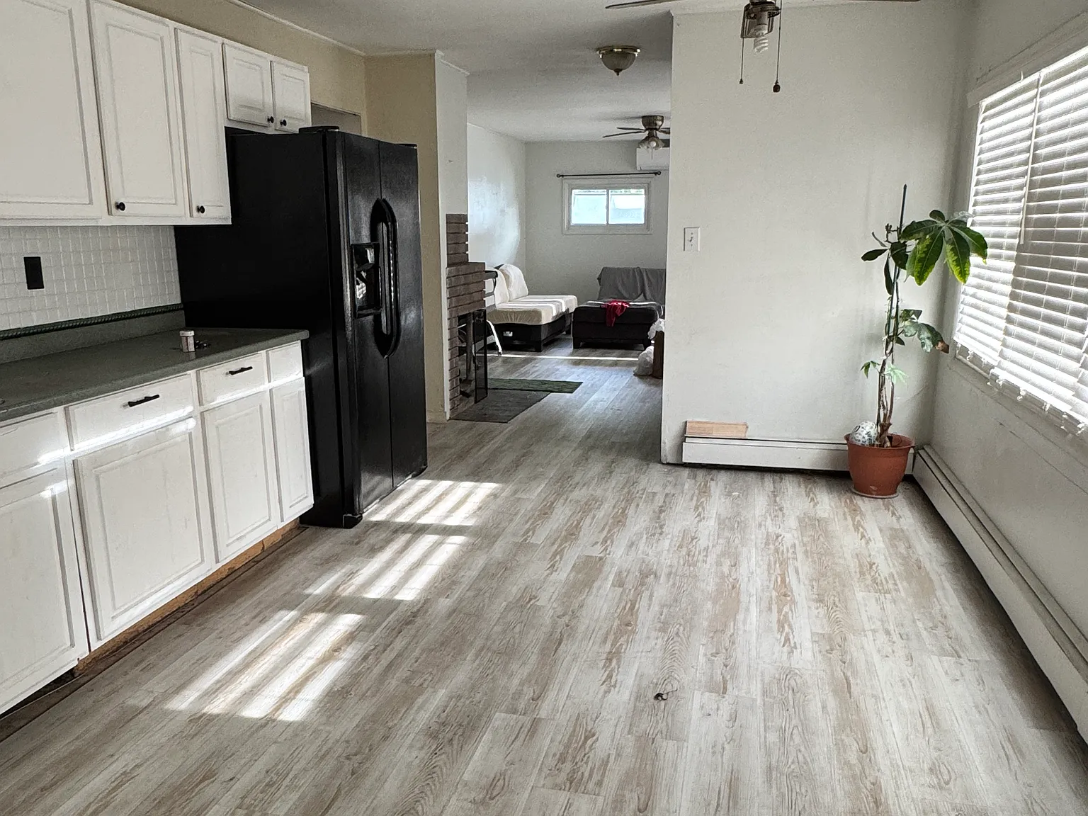3 bed, 1400 sqft, $2,500 — Photo 2