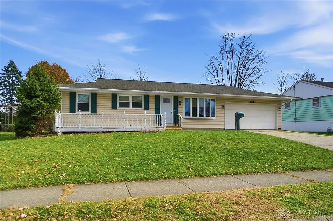 2932 Hyannis Dr photo 1