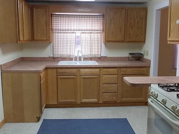 3rd image of 1321 Benton St