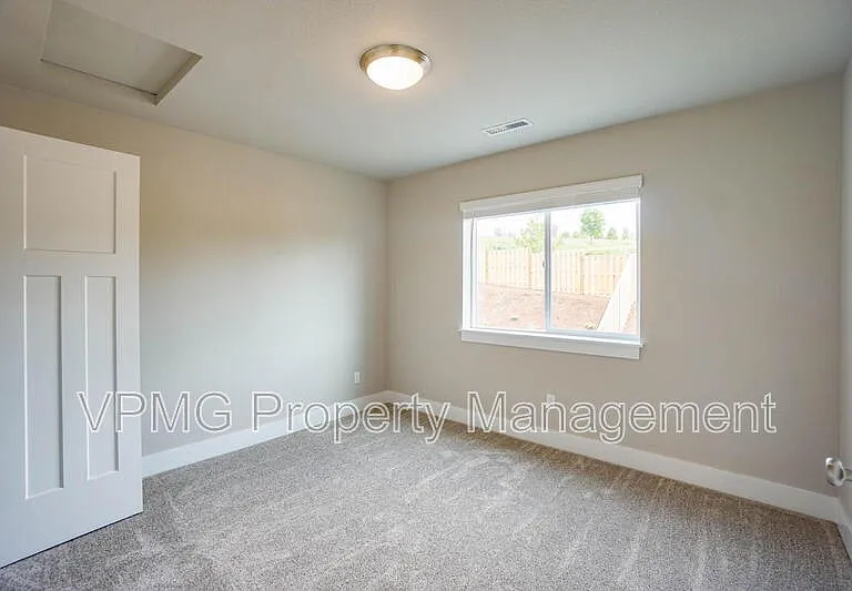 2347 E Otter Loop — Photo 22