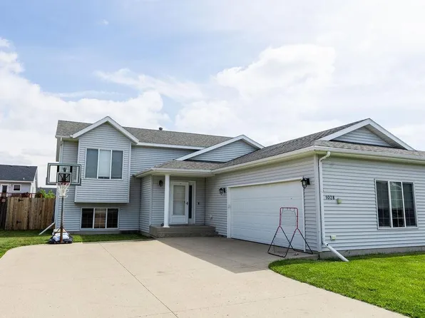 1028 39th Ave W, West Fargo, ND 58078