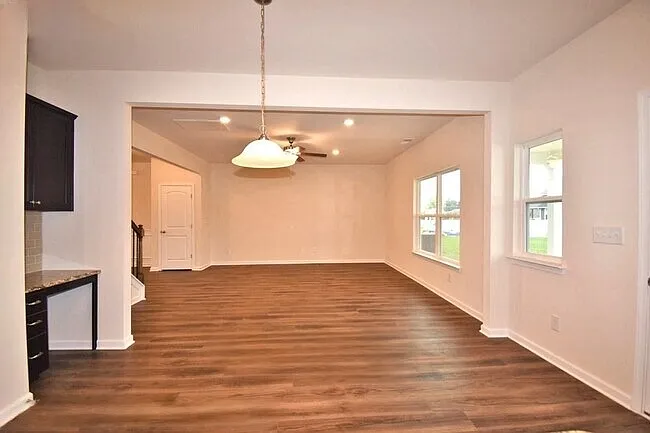 309 Petunia Dr — Photo 9
